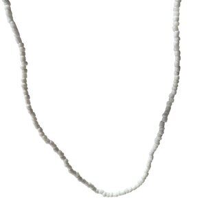 Classic Retro White Beaded Necklace Simple Minimalistic Fashion Jewelry Woman